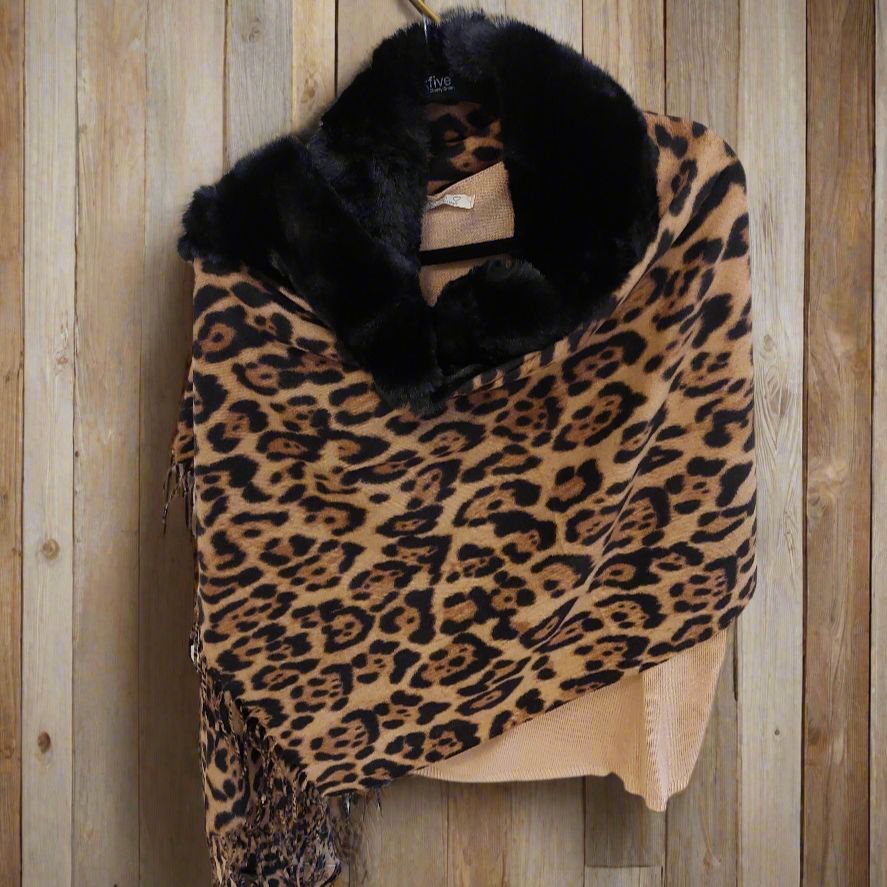 Cache-épaules LAREDO viscose douce - présentation e-commerce - coloris camel fourrure noire