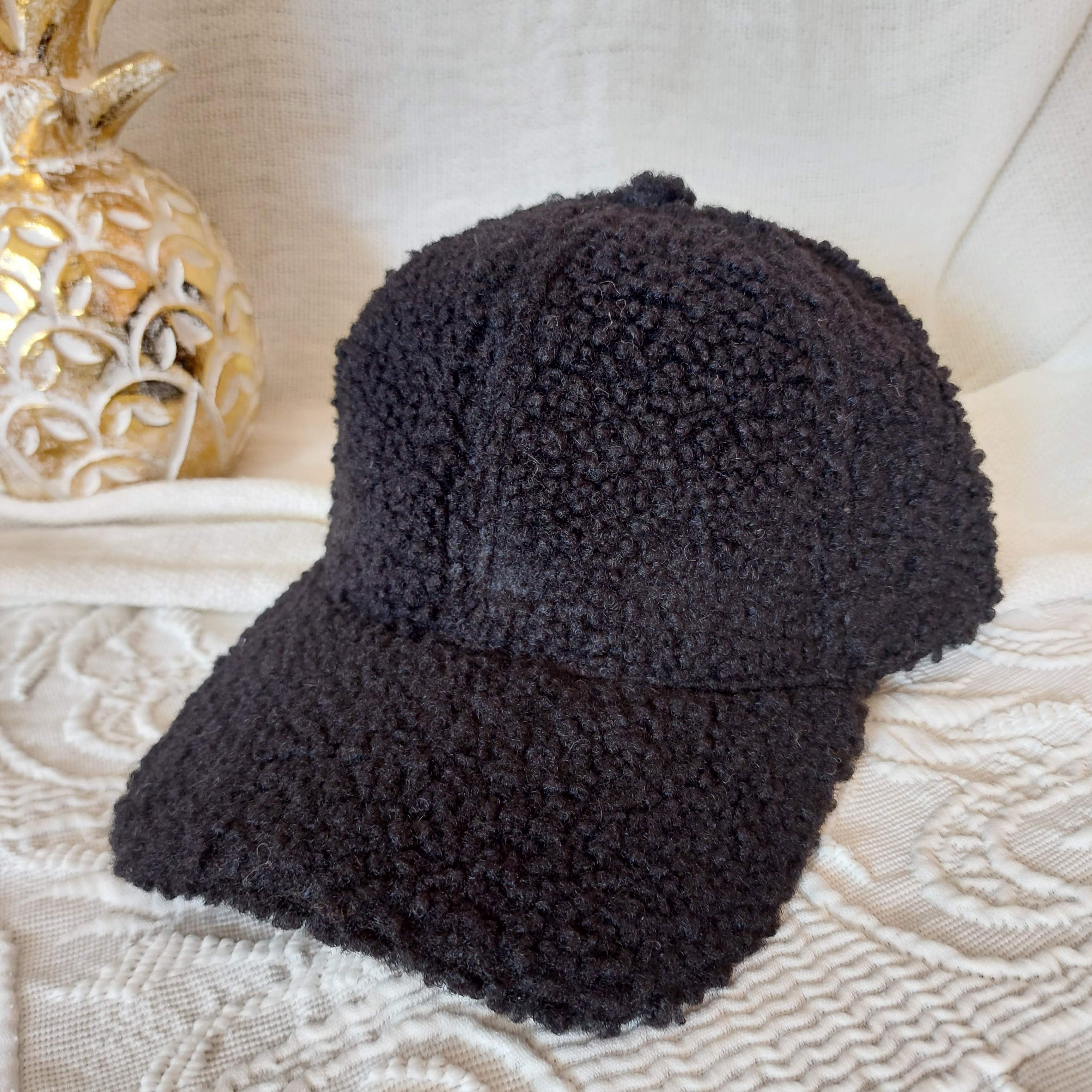 Casquette ALMA bouclette noire vue de côté
