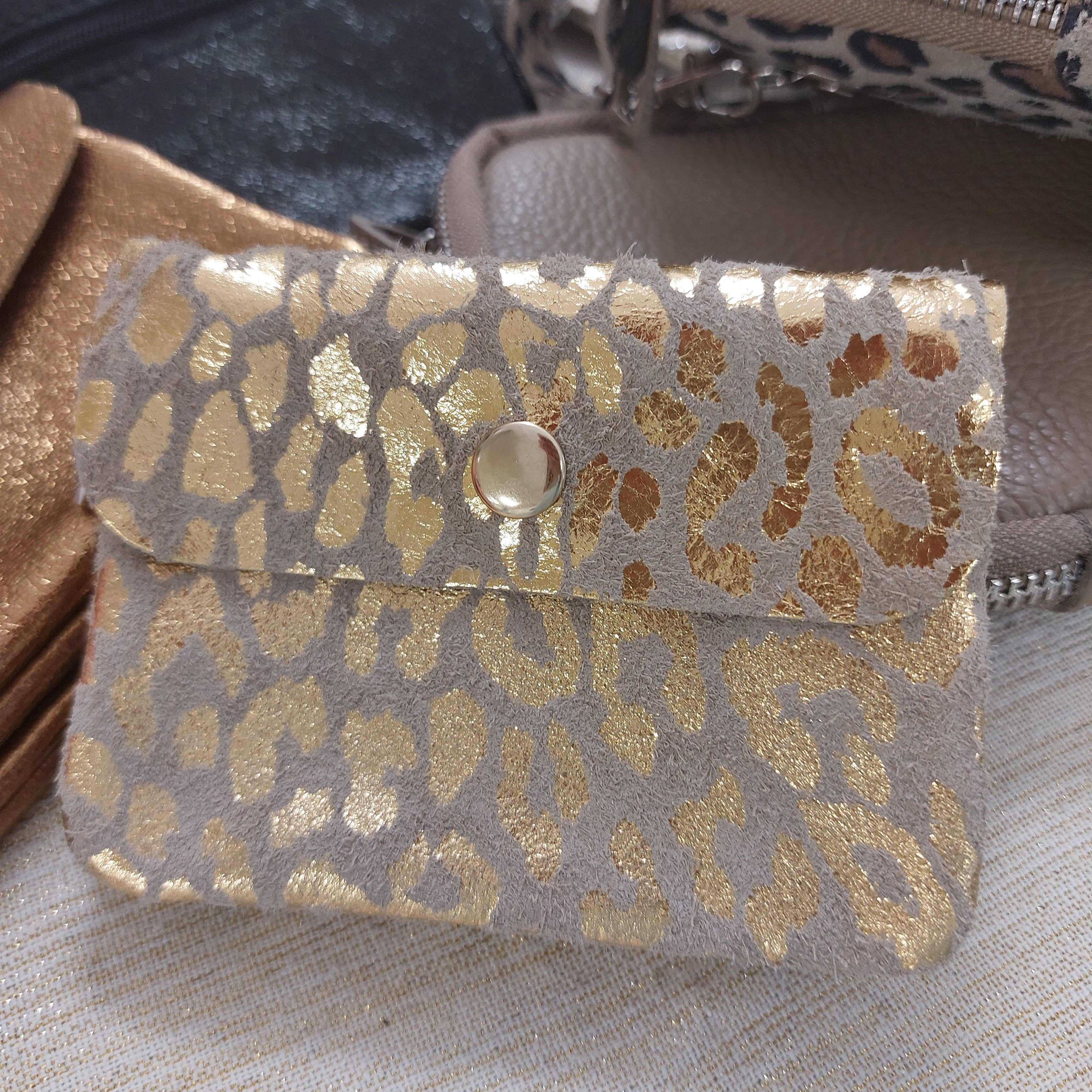 Portefeuille Vendasléo nubuck beige motif léopard or - format compact sur carry le rouet