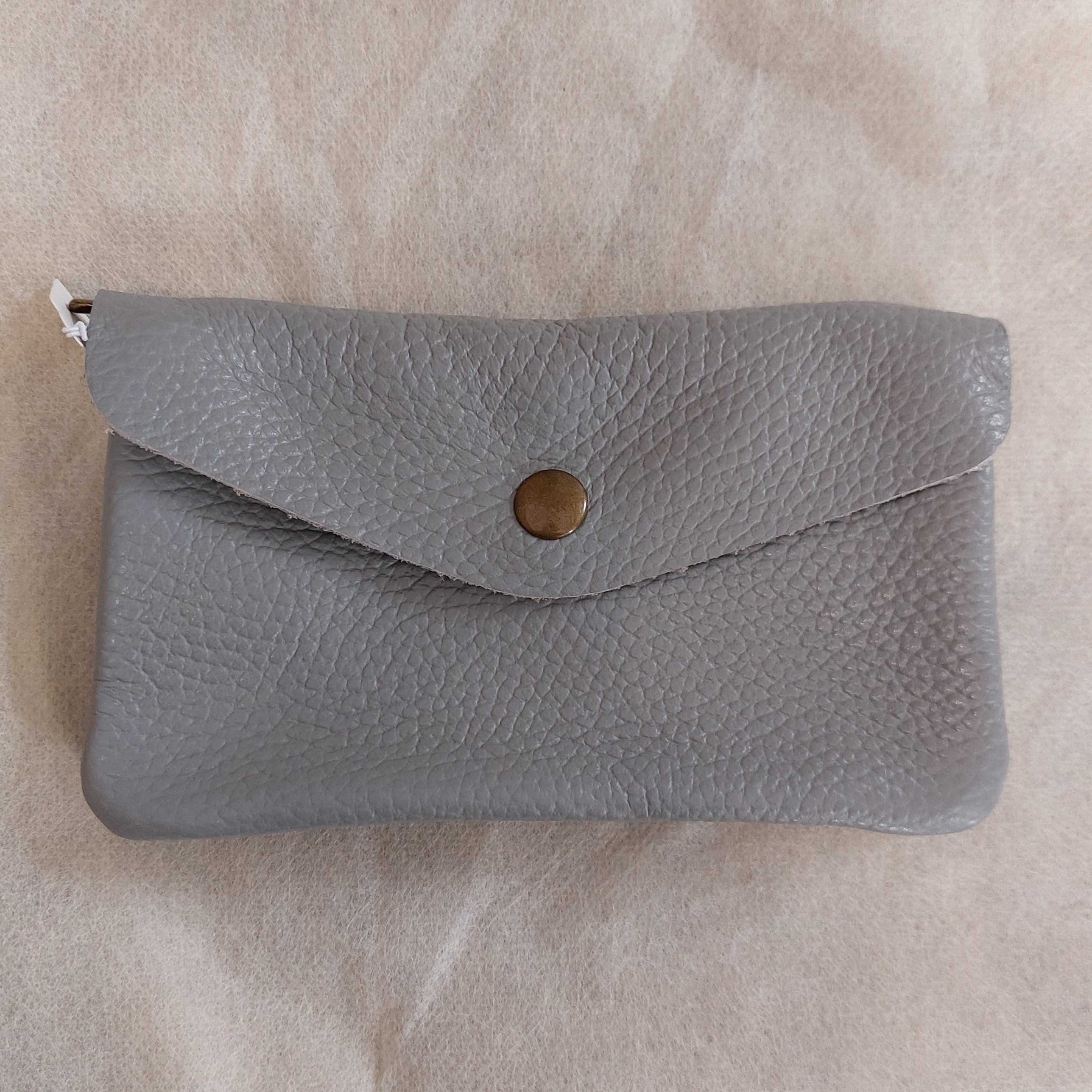 Portefeuille femme RABAT cuir grainé gris - fermé - Vue principale texture cuir naturel