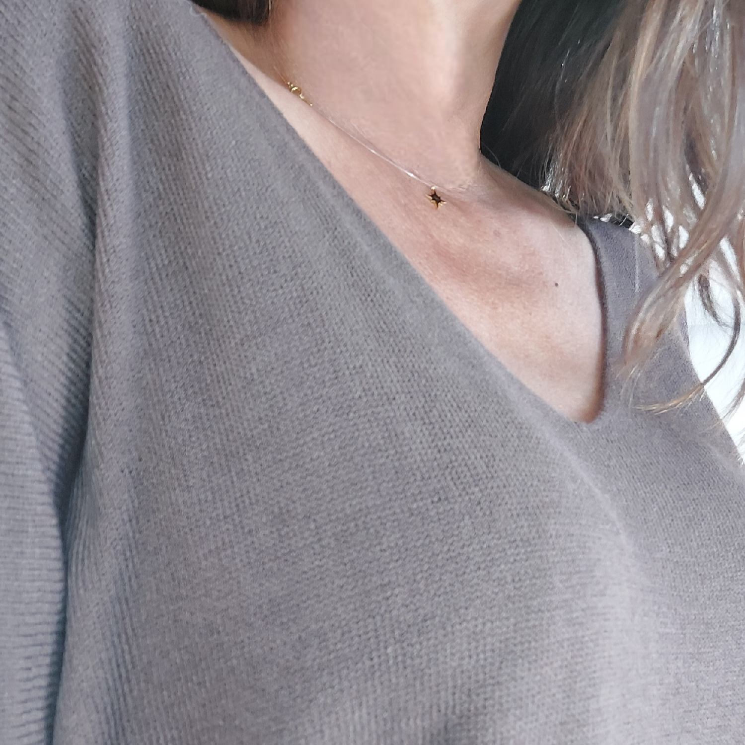 Pull MIREILLE beige col V oversized modal acrylique femme, best-seller ineva