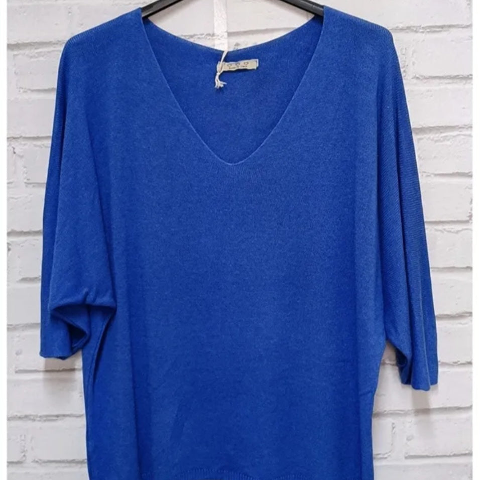 Pull MIREILLE royal col V oversized maille fine manches chauve-souris femme