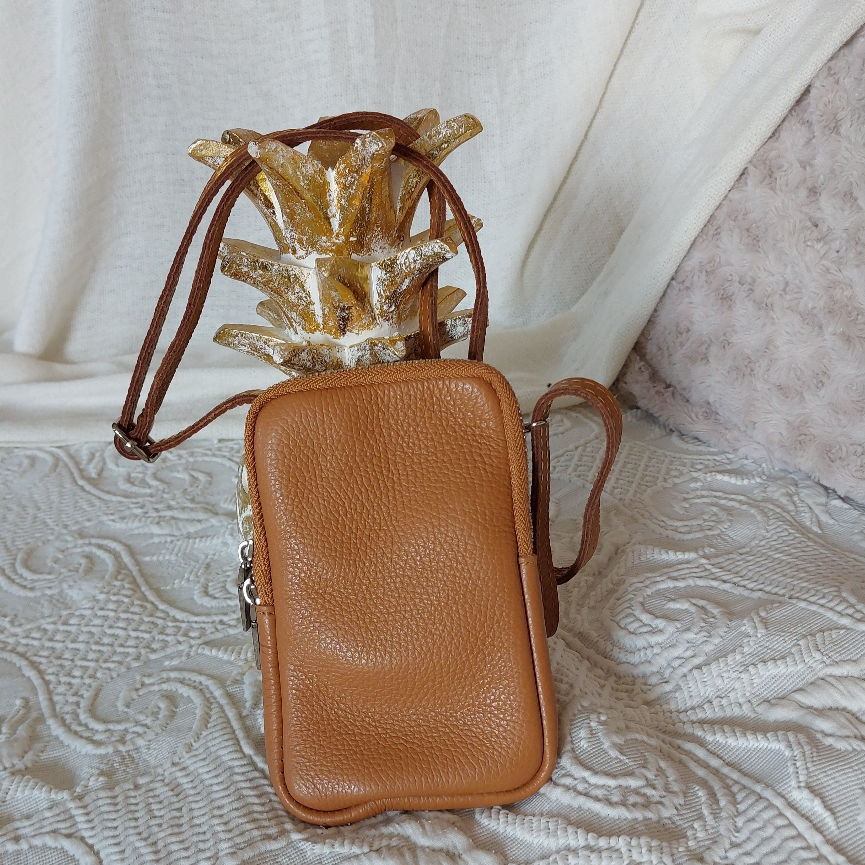 Sacoche Addo cuir grainé - Vue de face avec fermeture zip sécurisé