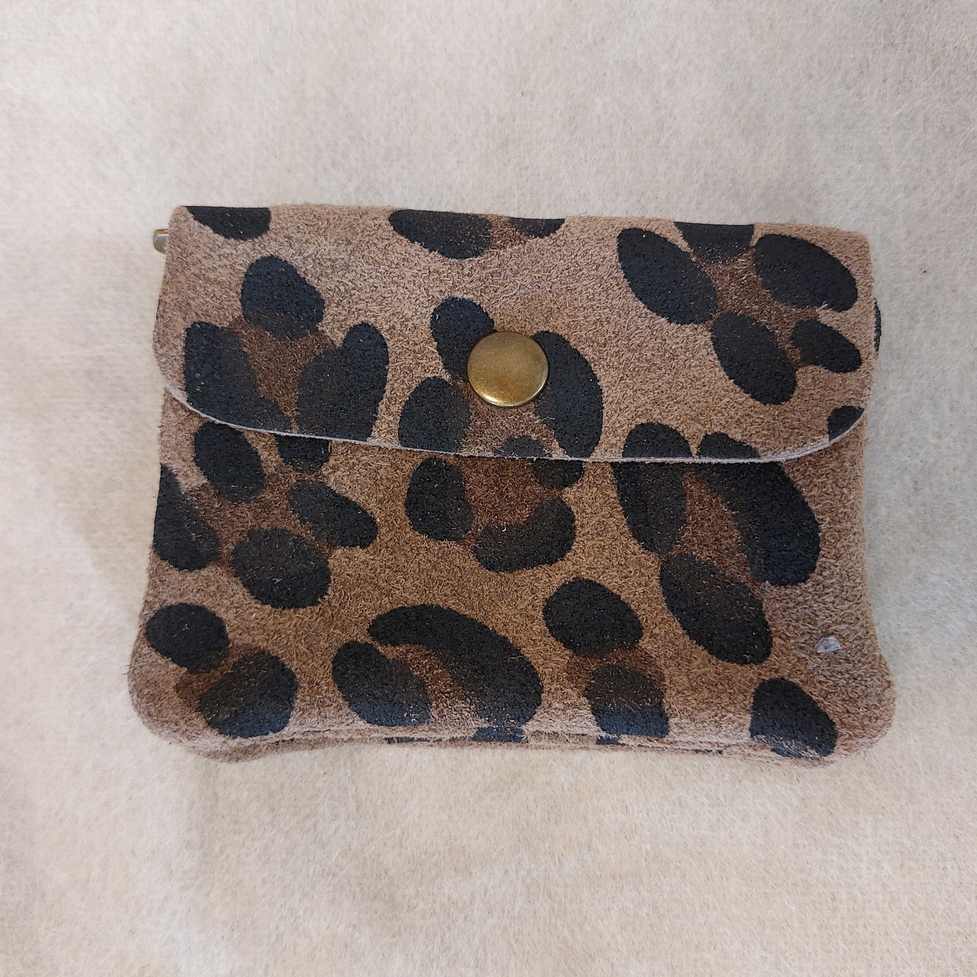 porte-monnaie SAFI en nubuck imprimé panthère , motif animal tendance
