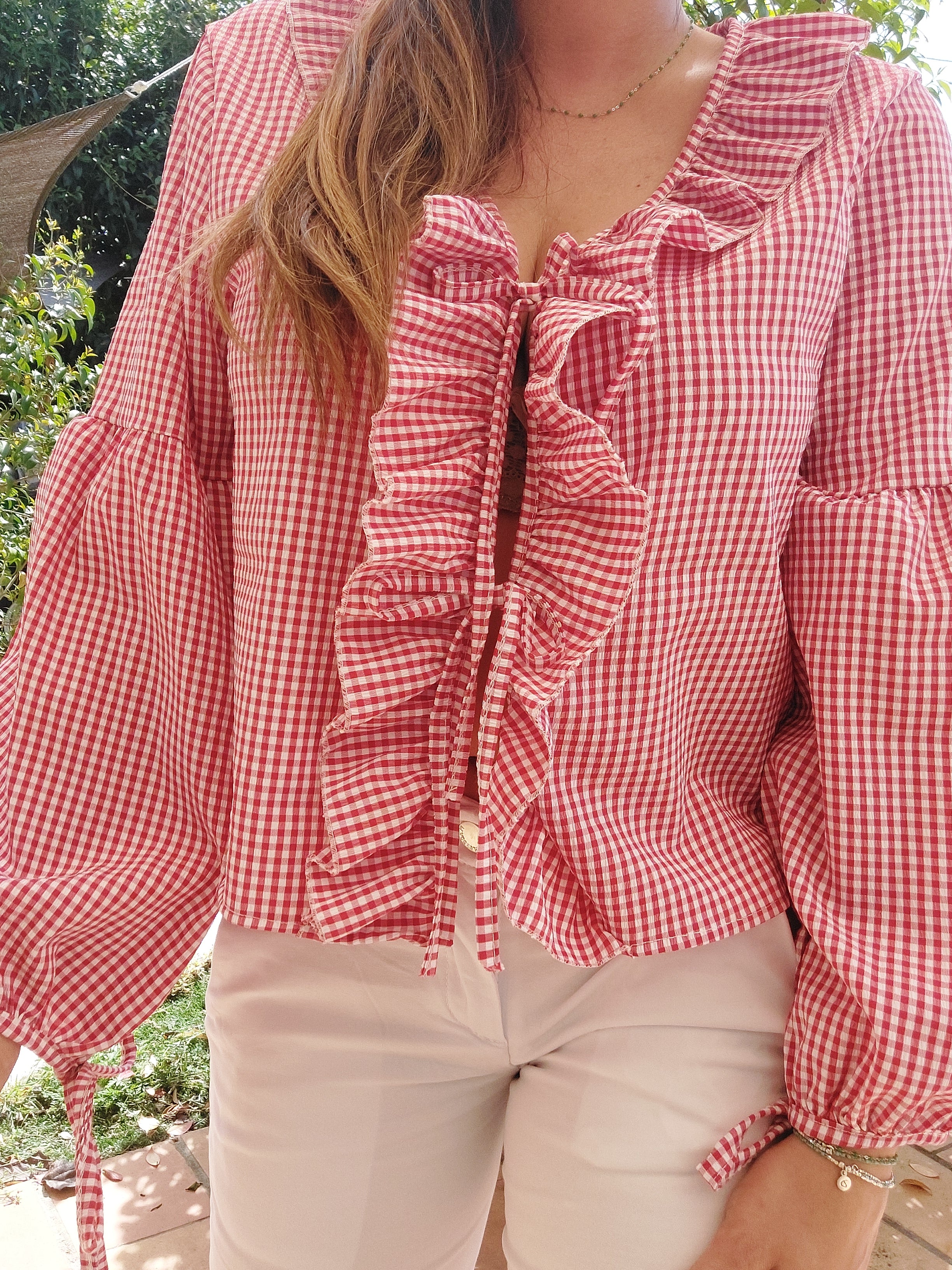 INEVA-TOP OUVERT DEVANT-TOP VICHY STRETCH-TOP COTON VICHY-TOP ROUGE-TOP COTON GAUFRÉ-TOP AVEC 3 ATTACHES-TOP TROIS NŒUDS-TOP IMPRIMÉ VICHY SUR CARRY LE ROUET