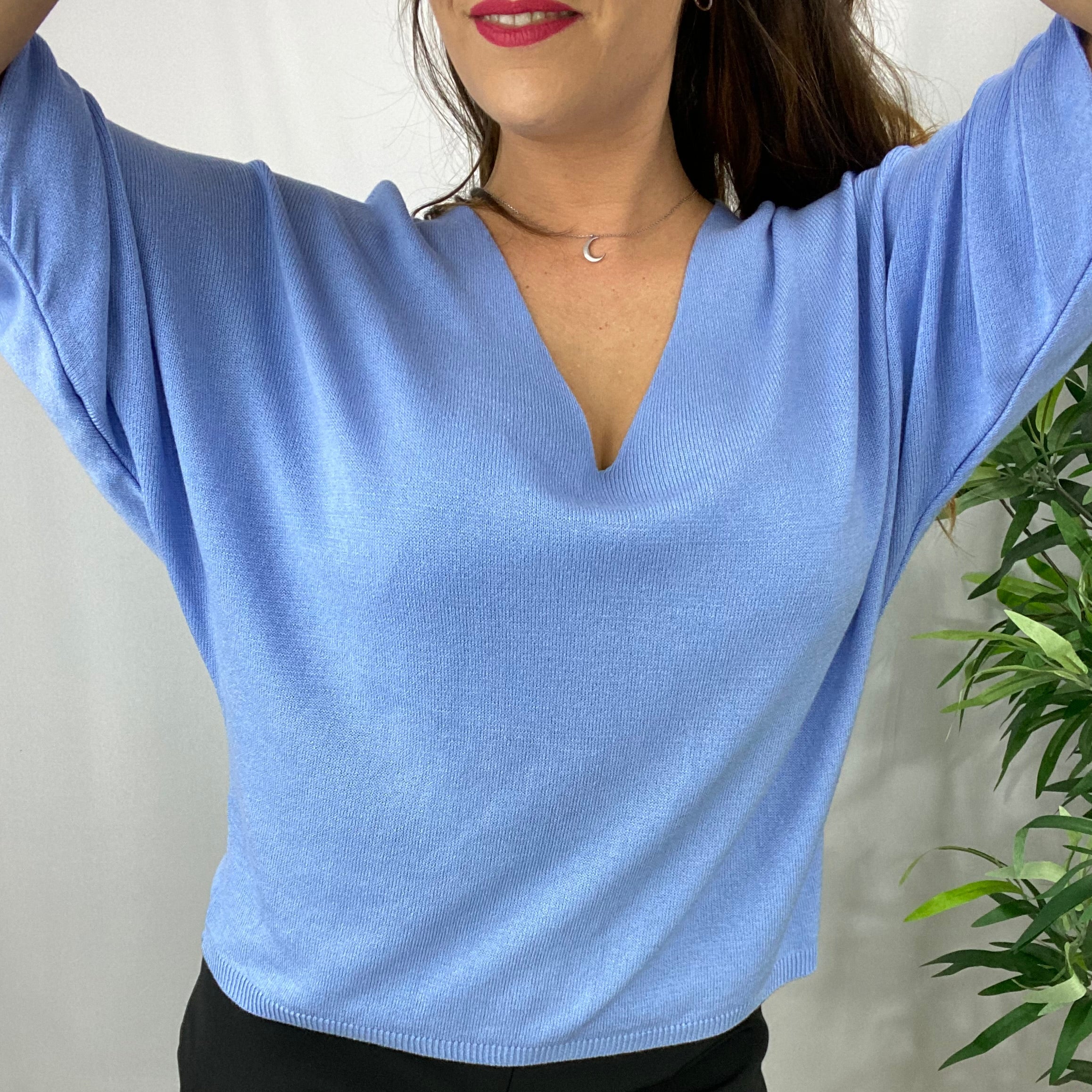 Pull MIREILLE bleu ciel col V oversized modal acrylique femme, best-seller ineva