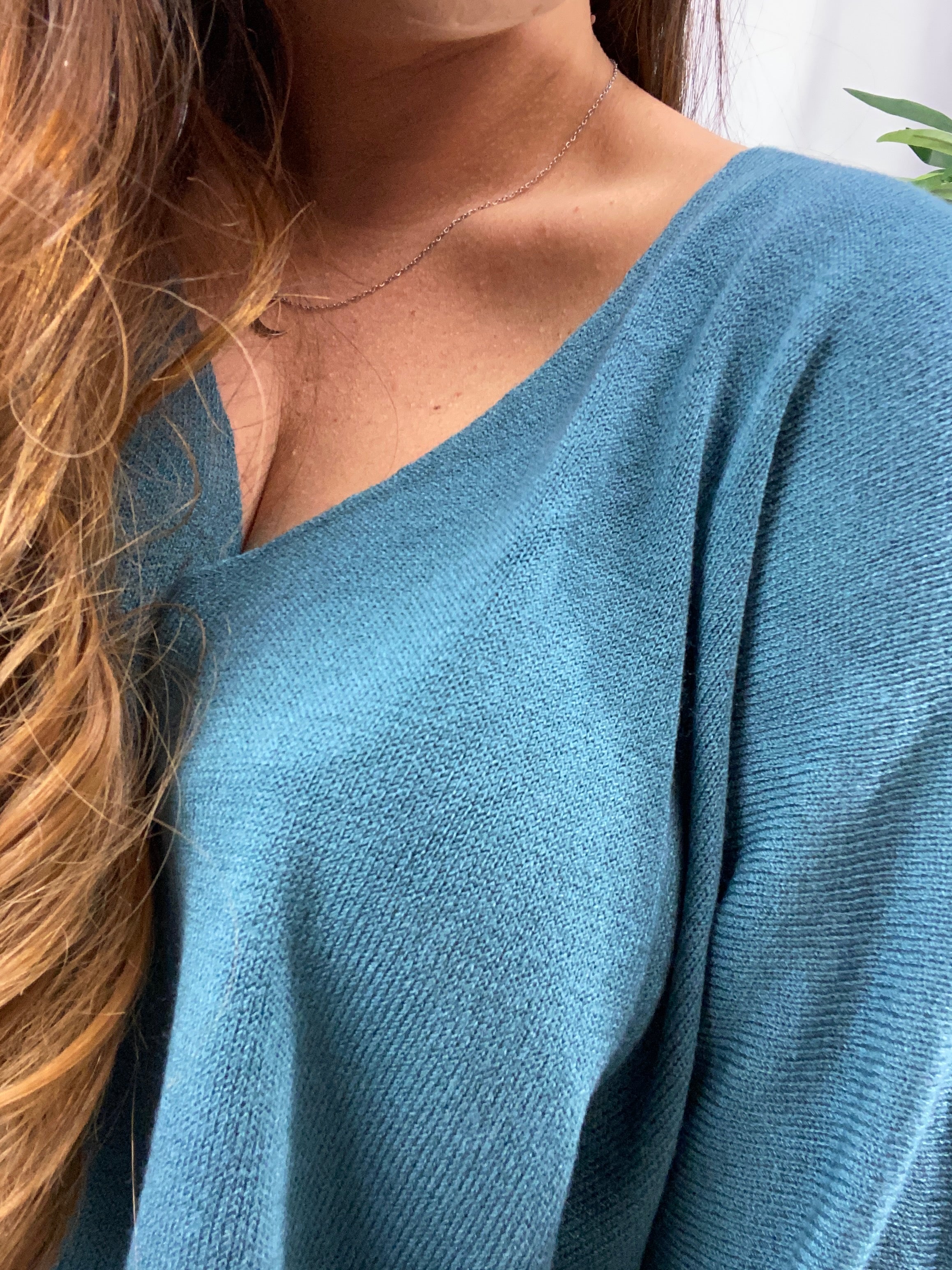 Pull MIREILLE bleu pétrole col V oversized modal acrylique femme, best-seller ineva