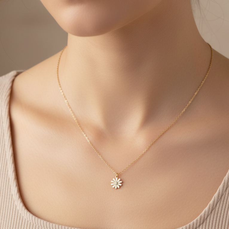 Collier Manta – Chaînette Dorée Acier Inoxydable & Pendentif Fleur Rose Pâle
