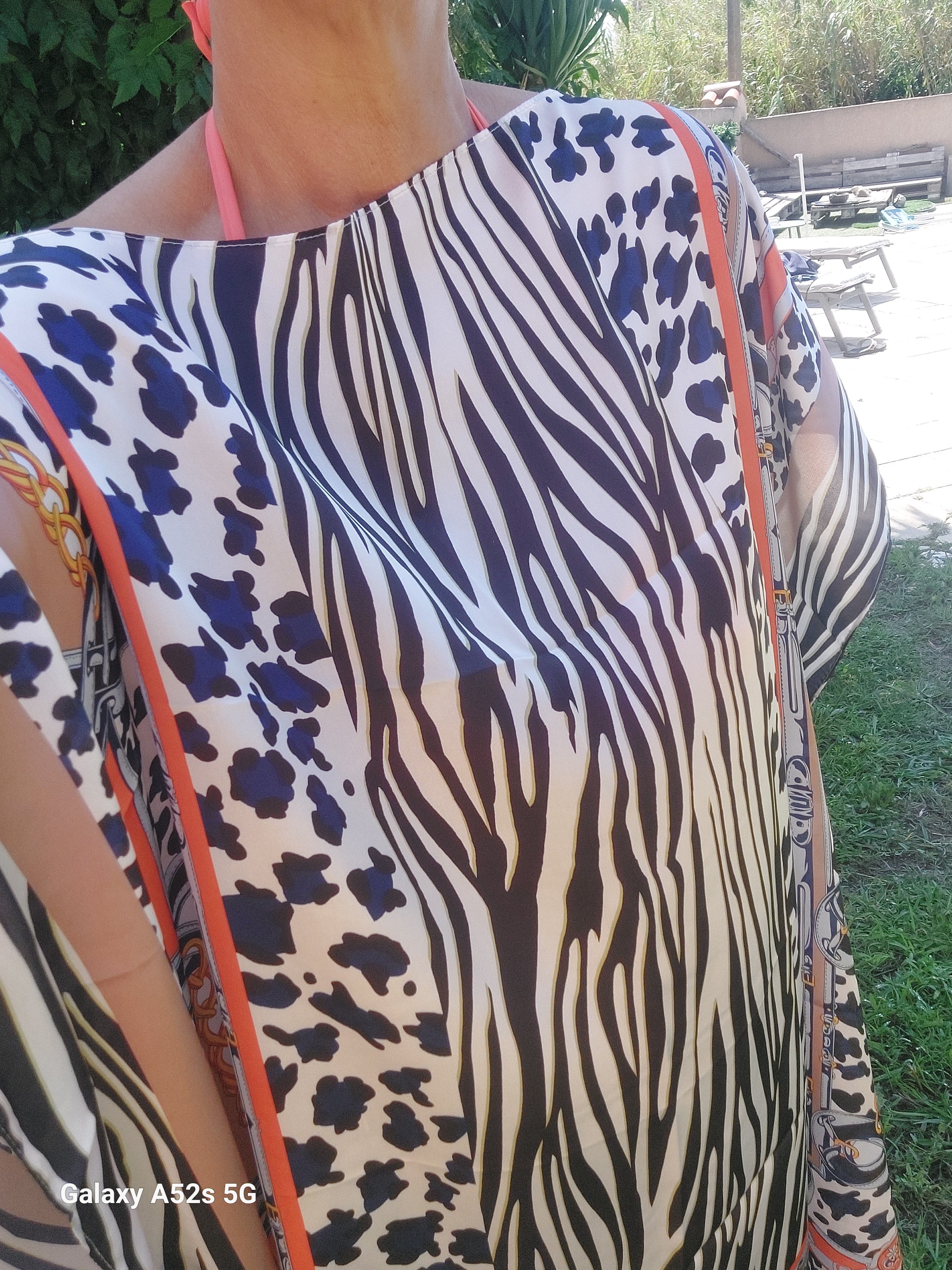 Robe Plage Versus — Poncho Col Bateau Imprimé Léopard Chic Taille Généreuse