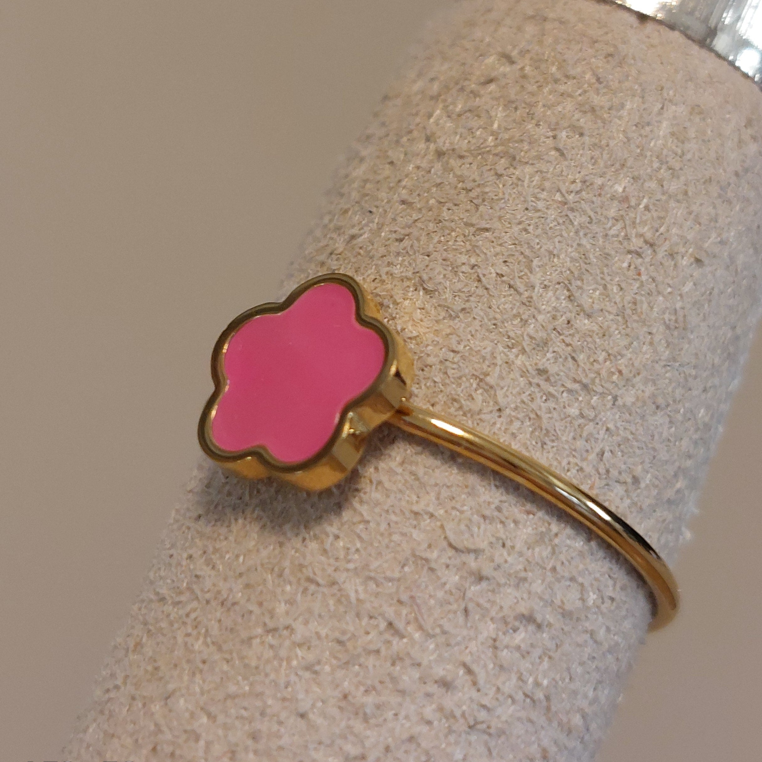 Bague Natal acier doré avec pastille fleur cœur fuchsia rose - bijou femme ineva
