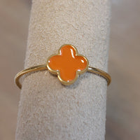 Bague Natal réglable acier inoxydable doré avec pastille trèfle cœur orange
