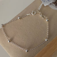 Détail du bracelet Varanasi argent 925 - chaîne ajustable et perles espacées