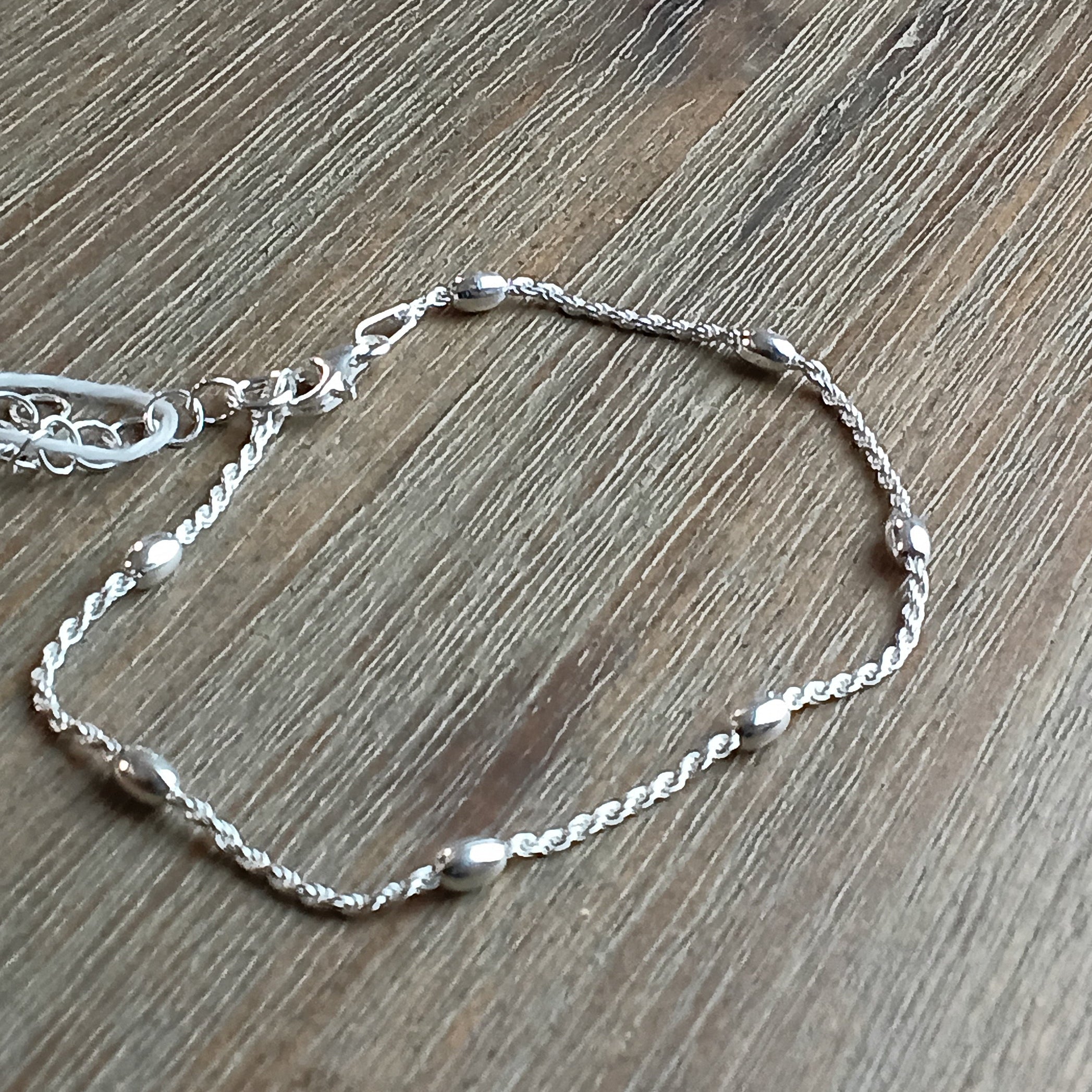 Détail Bracelet Bangalore argent 925 - 7 cylindres espacés sur maille torsadée
