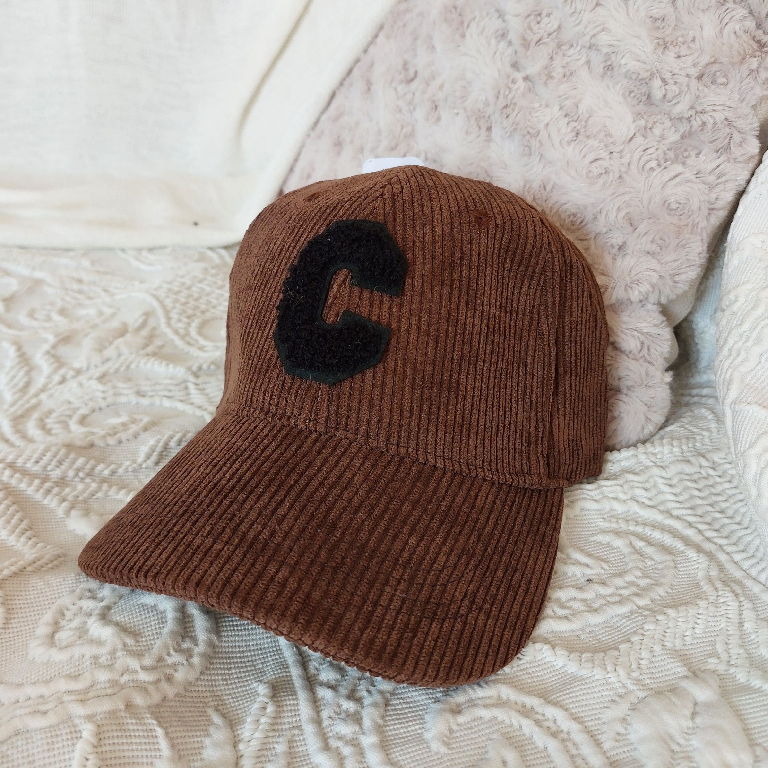 Casquette LONDRES Velours Côtelé - Baseball Cap Femme avec Initiale C