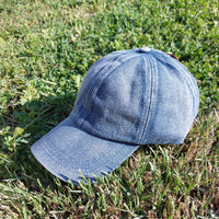 Casquette Tara jean denim – vue de trois quarts, coupe baseball intemporelle