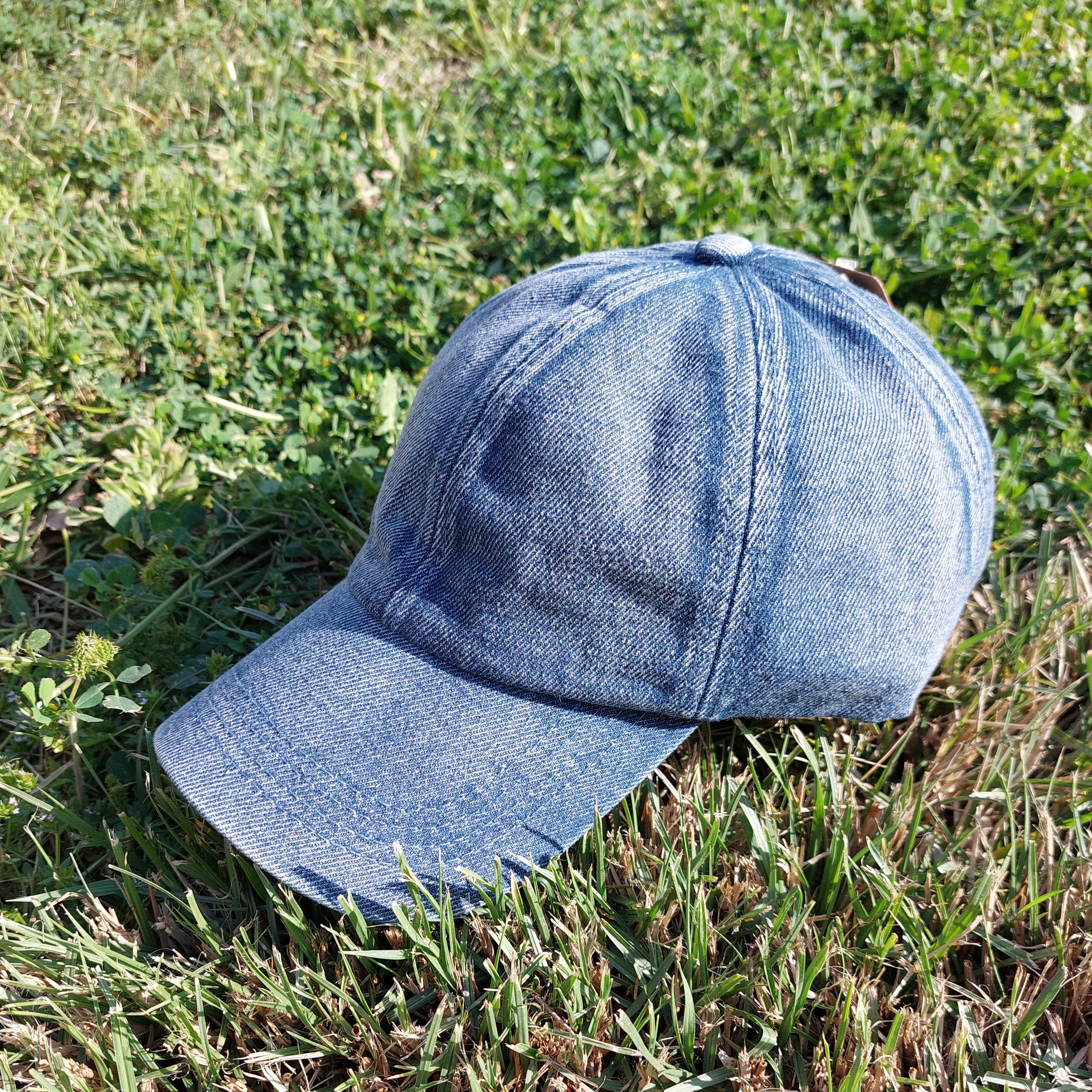 Casquette Tara jean denim – vue de trois quarts, coupe baseball intemporelle