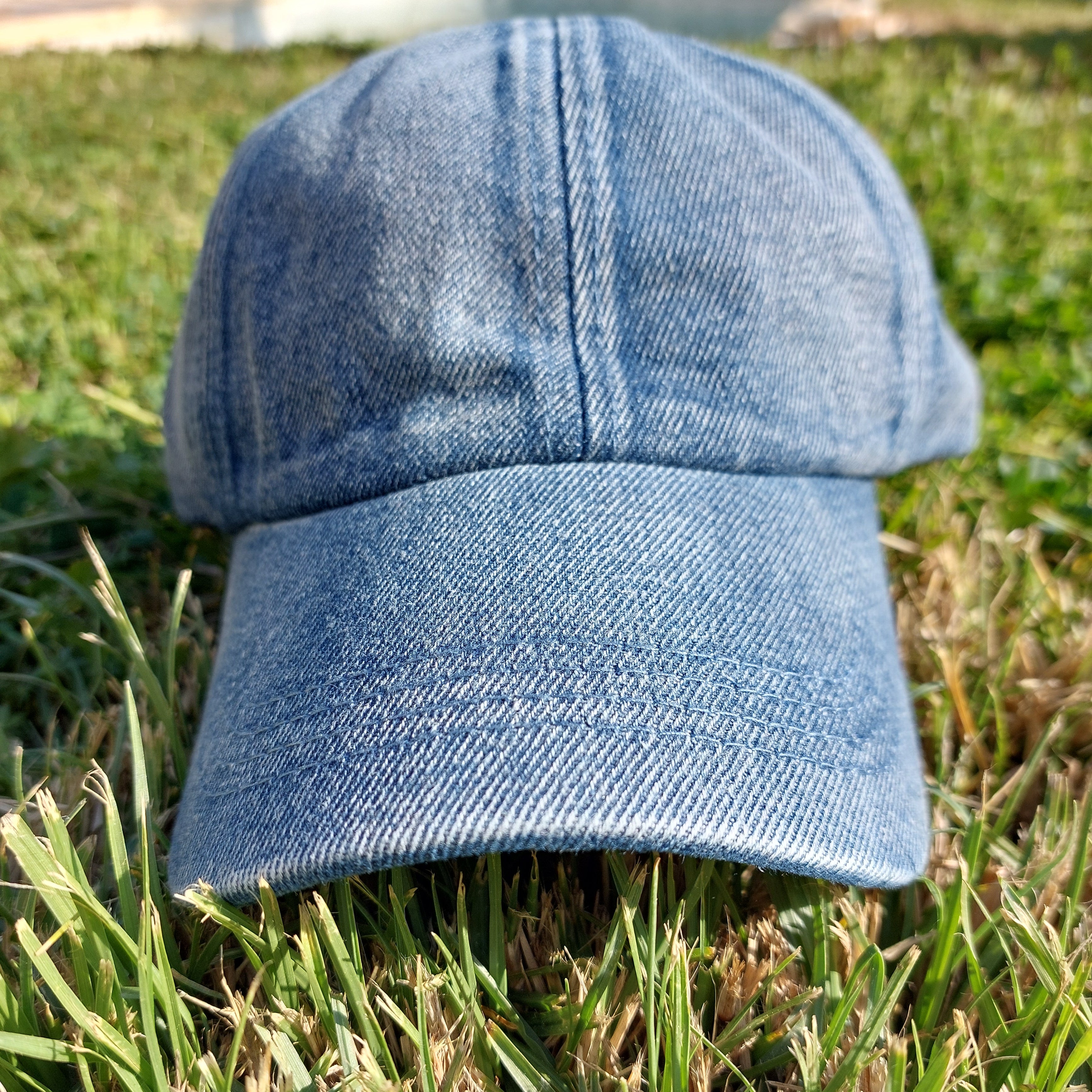 Casquette Tara jean denim délayé – vue de face, 100% coton taille réglable