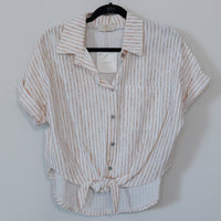 Chemise rayée coton lin Maelle camel manches courtes pattes à nouer - vue de face - ineva