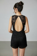 Combi-short dentelle noire Combis porté de dos — dos nu à découpe ronde plongeante, dentelle doublée, taille unique 36/38, Made in Italy — ineva
