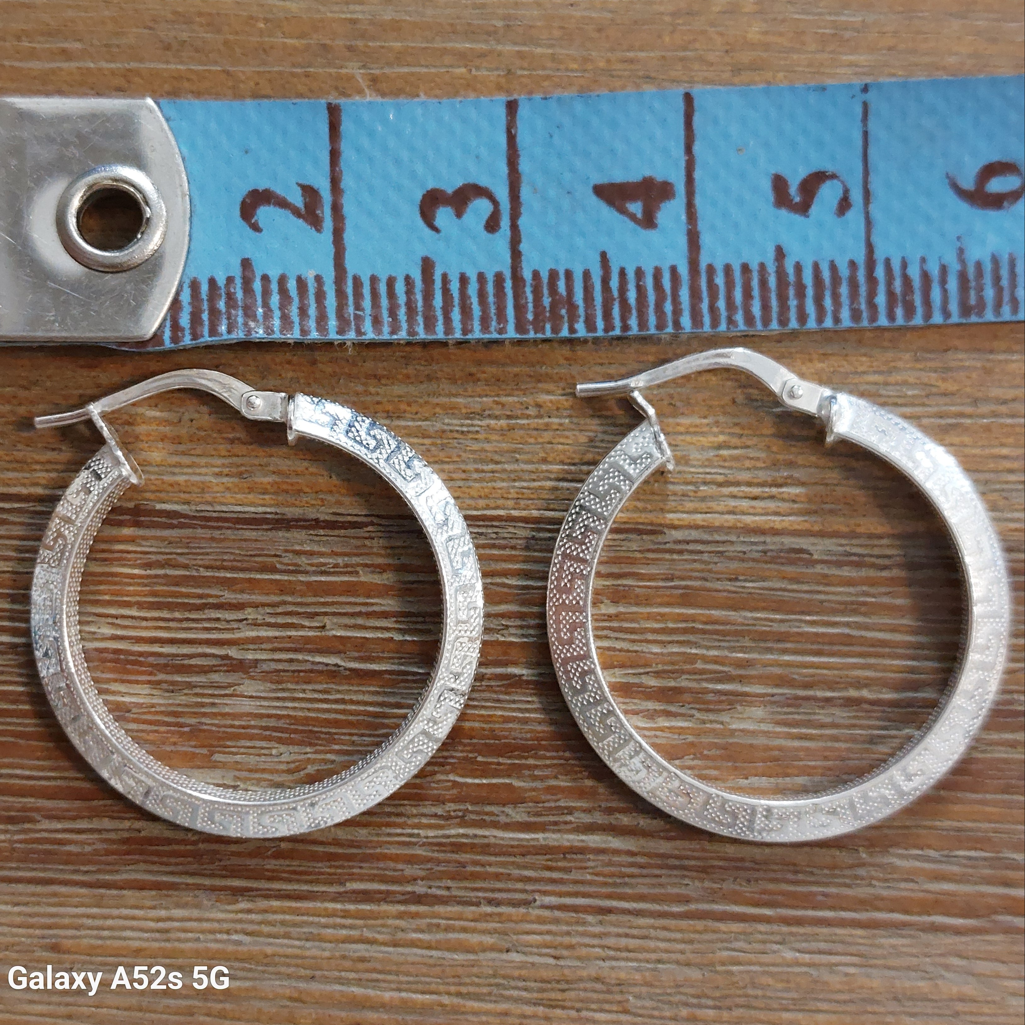 Créoles Mayapan argent 925 de profil - Design raffiné 2,7cm