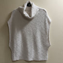 Débardeur Sacha en maille bouclette coloris écru avec col boule et échancrure large