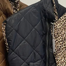 Doudoune ALIX sans manches femme réversible léopard oversized made in Italy - Vue face unie noire