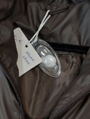 Détail du rembourrage de la doudoune sans manches Malone choco
