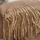 Écharpe Sazes réversible coloris camel avec finitions franges