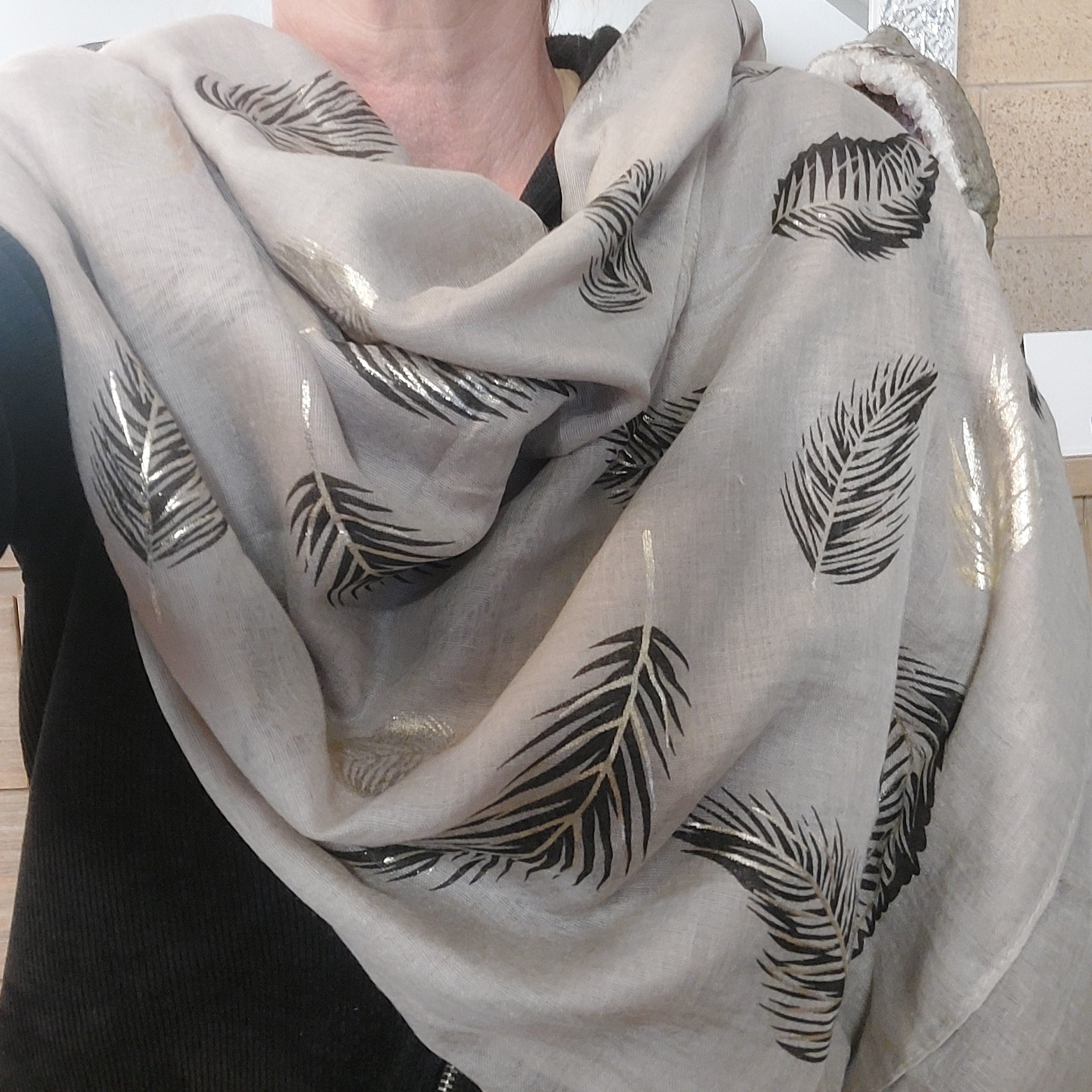 Foulard Feuilles Dorées - Écharpe Viscose-Coton Ultra-Légère