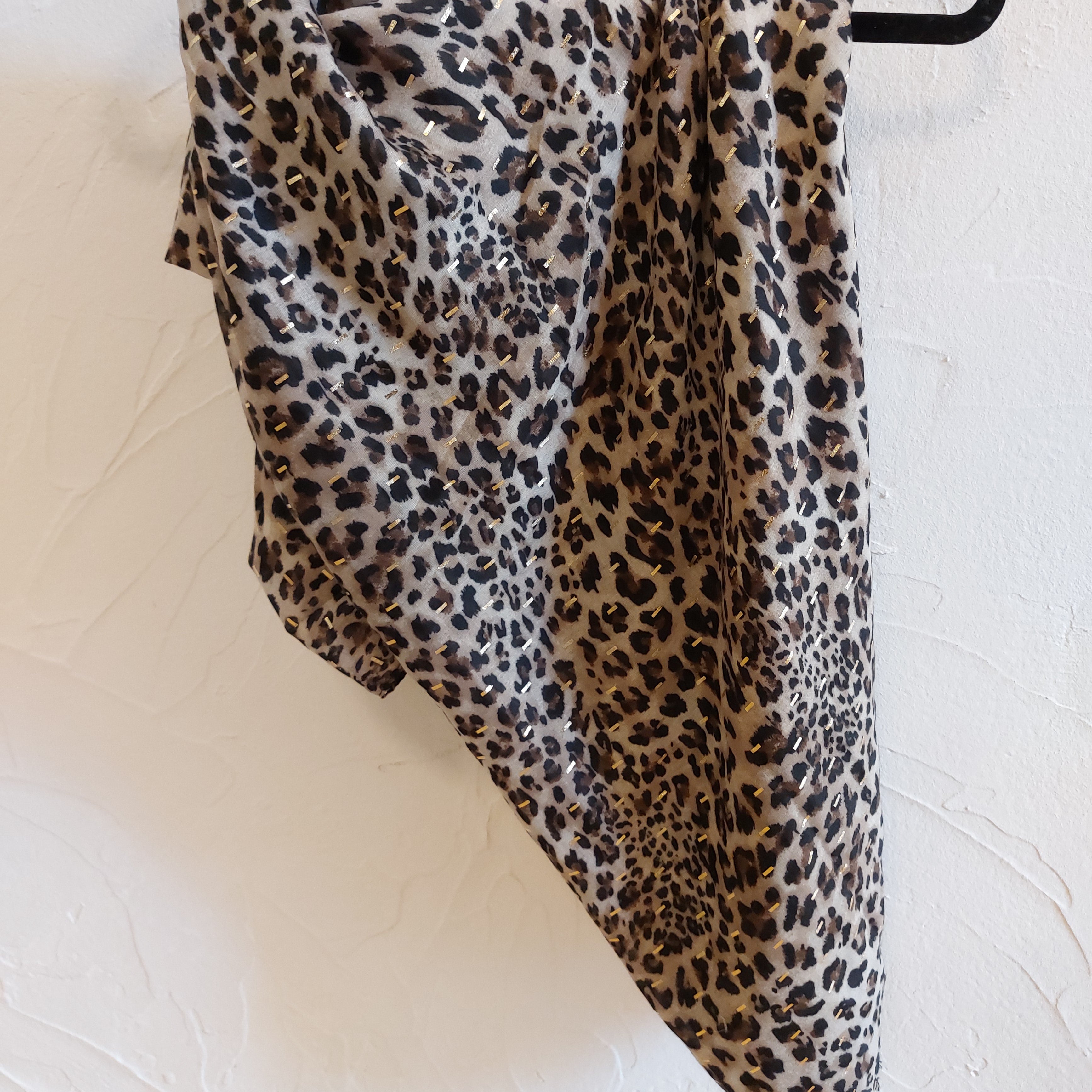 Foulard Léopard Doré LEO - Écharpe Élégante Femme Viscose Coton