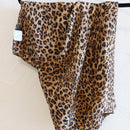 Foulard léopard LEO fond camel avec motifs dorés - Écharpe femme viscose coton ineva
