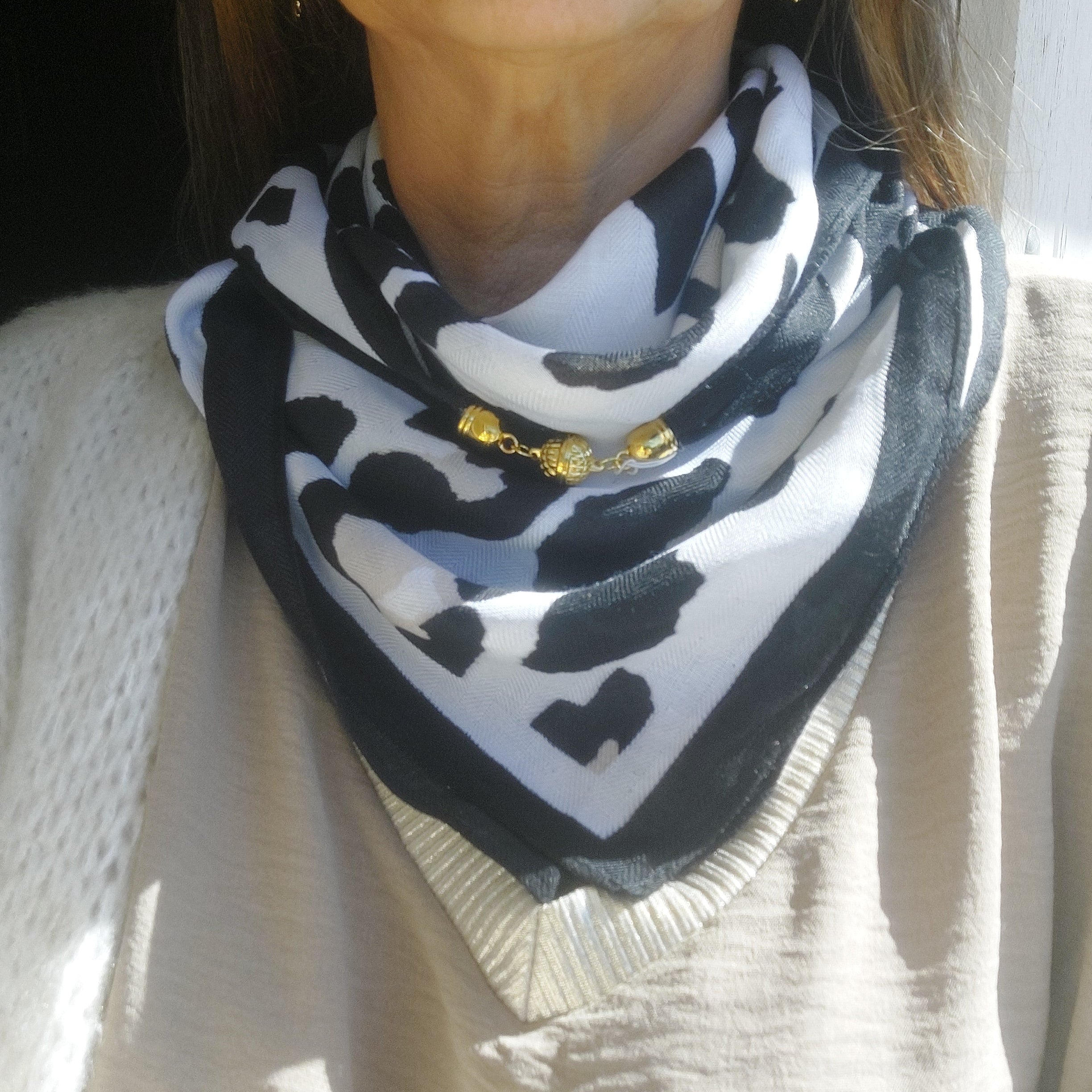 Foulard Magnétic Carré Aimanté – Viscose 70x70 cm, Pampilles Dorées