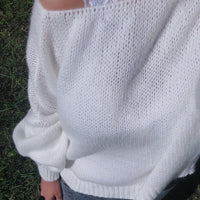 Femme portant le Gilet Dario écru manches longues - Style décontracté chic