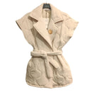 Gilet YORI beige matelassé sans manches femme avec broche amovible et ceinture - Vue de face
