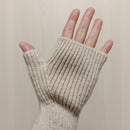 Mitaines longues Lume portées montrant la vue intérieure sans doigts avec sequins