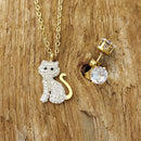 INEVA-PARRURE EN ACIER INOXYDABLE-PARRURE DANS UN COFFRET PAS CHER-ENSEMBLE COLLIER PENDENTIF CHAT CERTI DE STRASS ET PAIRE DE BRILLANT BOUCLE D OREILLE- ENSEMBLE COLLIER BO ET CHAT DORE-PARRURE COLLIER CHAT ET BRILLANT-PARRURE BIJOUX PAS CHERES SUR CARRY