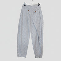 Pantalon ballon portefeuille rayé Mao bleu ciel coton lin - vue de face - inev