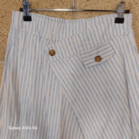 Détail coupe portefeuille pantalon Mao rayé coton lin - ineva