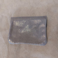 Portefeuille TAZA vue de dos - Finitions cuir souple irisé qualité premium