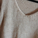 Pull Tobias maille douce col V femme coupe asymétrique - Détail matière