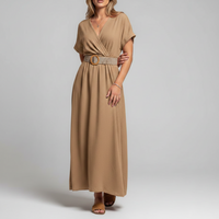 Robe Anna camel portée – longue kimono ceinturée, haut fluide et bas évasé, taille unique 36-44 sur carry-le-Rouet