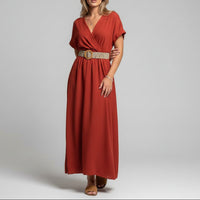 Robe Anna terracotta portée – longue kimono ceinturée, haut fluide et bas évasé, taille unique 36-44