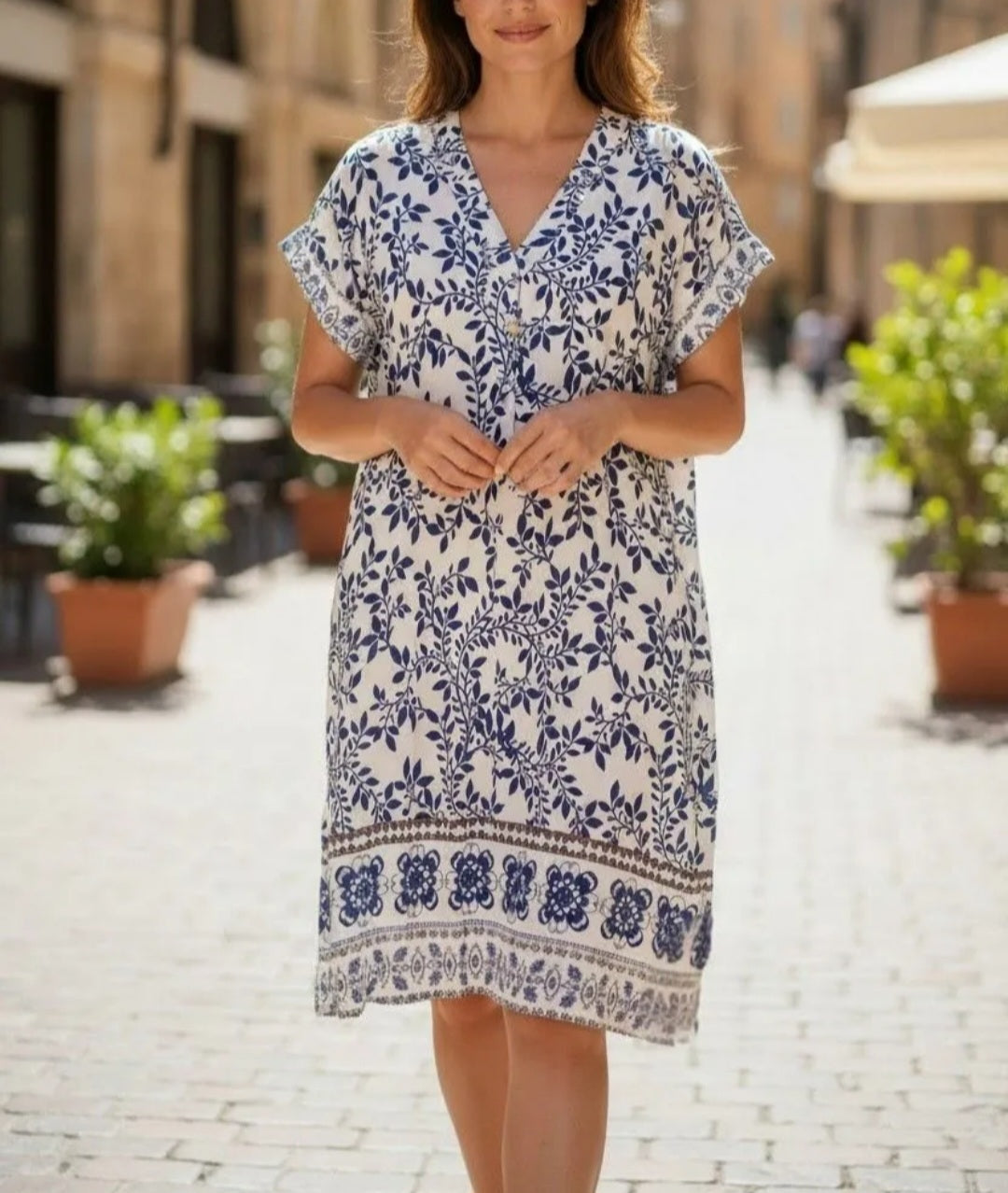 Robe Courte Imprimée Malone — Col V Manches Courtes Viscose Taille Généreuse Made in Italy