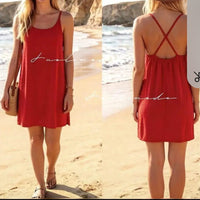 Robe Romy rouge portée – courte unie bretelles croisées dos, infroissable, taille unique 36-44