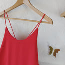 Robe Ruby rouge – détail bretelles croisées dos, robe longue fendue made in Italy