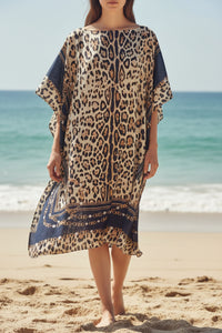 Robe Plage Versus — Poncho Col Bateau Imprimé Léopard Chic Taille Généreuse