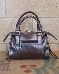 Sac Azilal simili cuir brillant métallisé bronze vue de dos — bandoulière amovible, simili cuir métallisé, quincaillerie dorée — ineva
