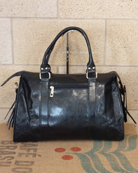 Grand Sac Bologne simili cuir brillant irisé noir vue de dos — bandoulière amovible réglable, simili cuir irisé, quincaillerie dorée — ineva
