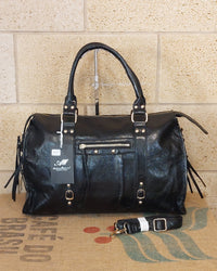 Grand Sac Bologne simili cuir brillant irisé noir vue de face — double poignée, poche zip façade, 2 poches latérales franges, bandoulière amovible posée devant, 44x29x14 cm — ineva


