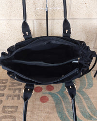Intérieur du Grand Sac Milan nubuck synthétique noir vide — 2 compartiments, 1 grande poche zip intérieure, doublure noire, quincaillerie dorée — ineva
